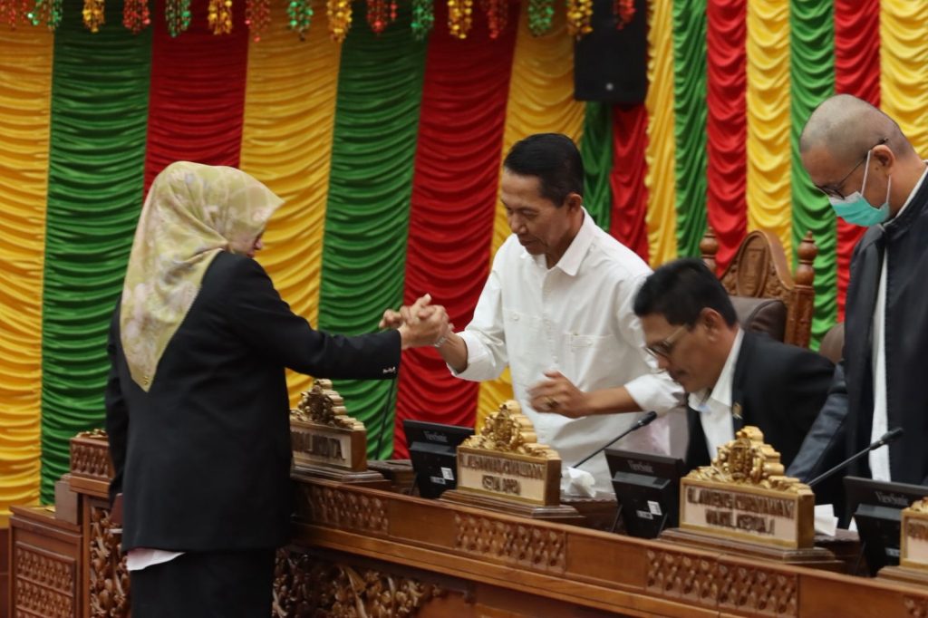 DPRD Kota Batam Sahkan Ranperda Penyelenggaraan Kota Layak Anak 6 IMG 20251216 WA0010